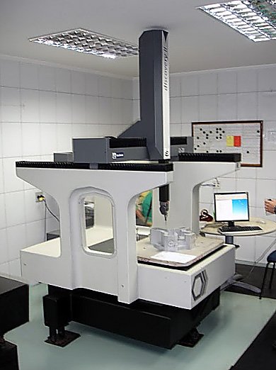 Máquina de Medição Tridimensional por Coordenadas